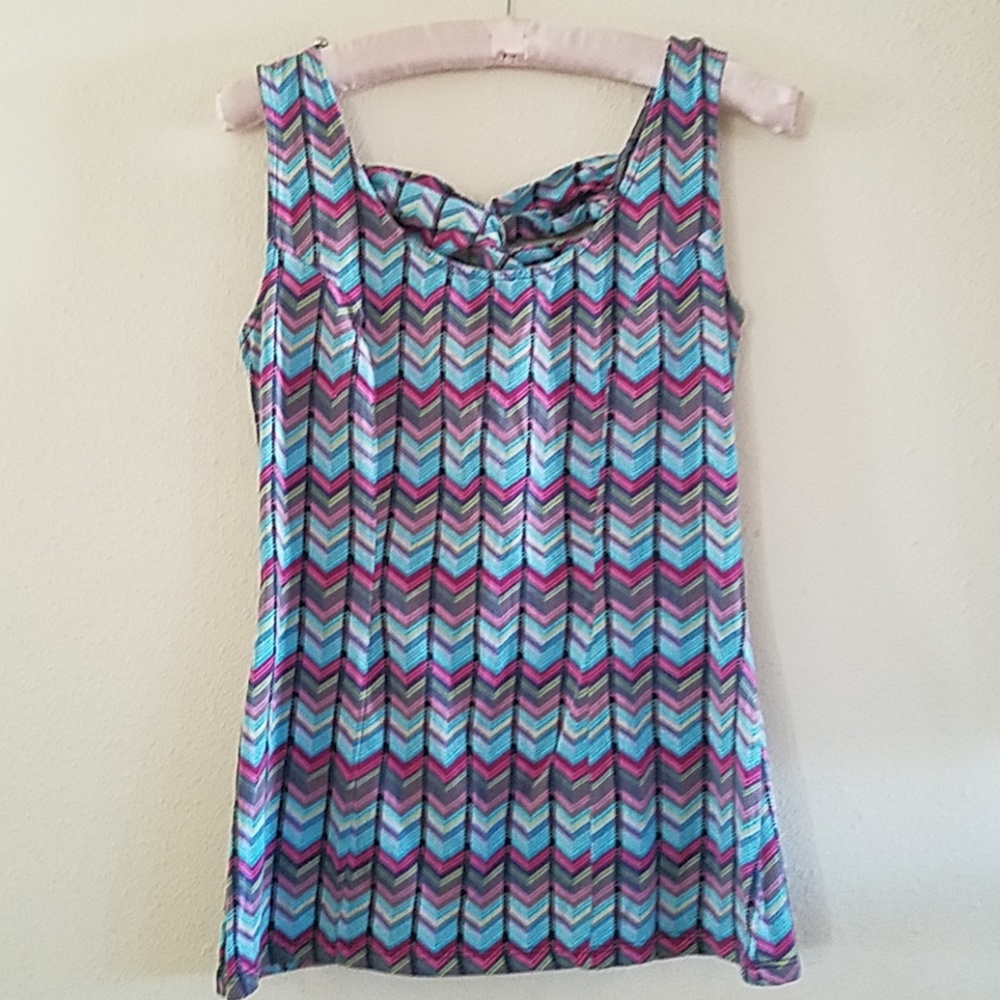 NWOT:A truly stunning beautiful Tight Fittin shirt